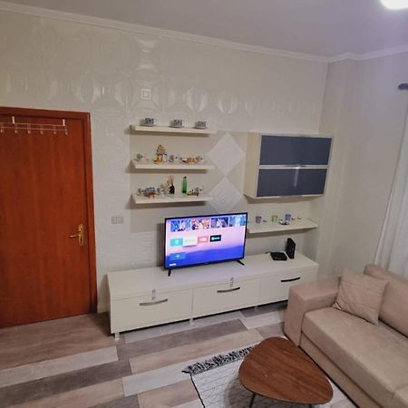 Liqeni Thate, Tirane Apartment Екстериор снимка